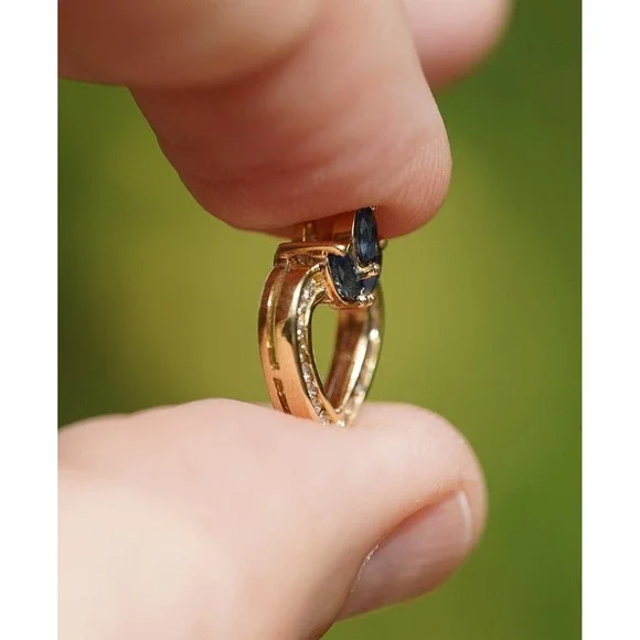 Vintage 14k Solid Yellow Gold Heart Natural Sapphire & Diamond Pendant Necklace‎ - Picture 2 of 8